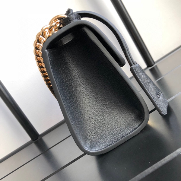 グッチバッグ側面デザイン